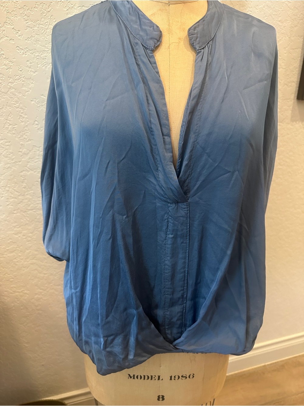 Sofia Made in Italy Women's Slate Blue V-Neck Blouse